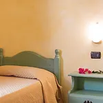 מלון Residenziale Gli Ontani