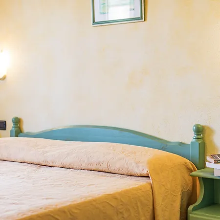 Hotel Residenziale Gli Ontani 4*