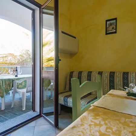 מלון Residenziale Gli Ontani 4*