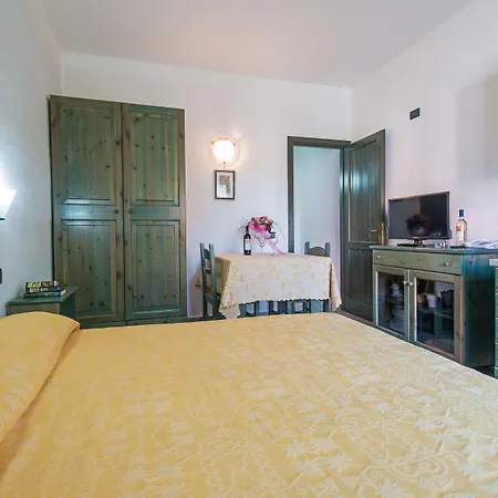 Hotel Residenziale Gli Ontani 4*