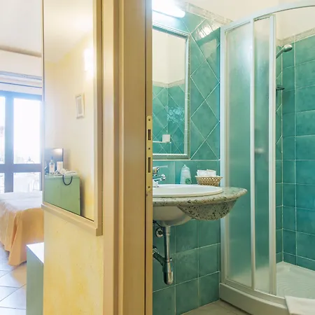 Hotel Residenziale Gli Ontani 4*