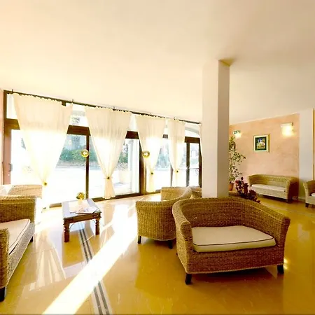 Hotel Residenziale Gli Ontani 4*